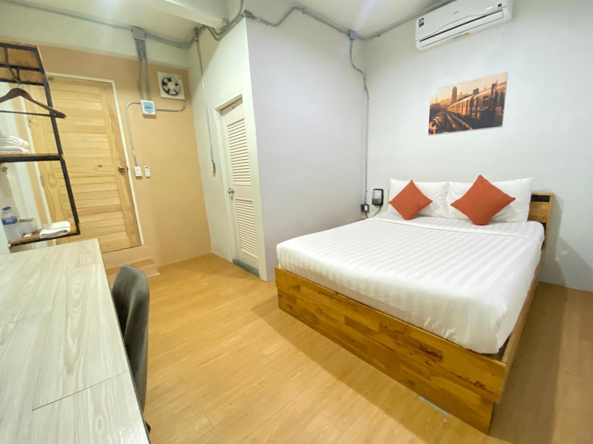 ซับรูมโฮเทล Subroom Hotel Surat Thani Exterior foto